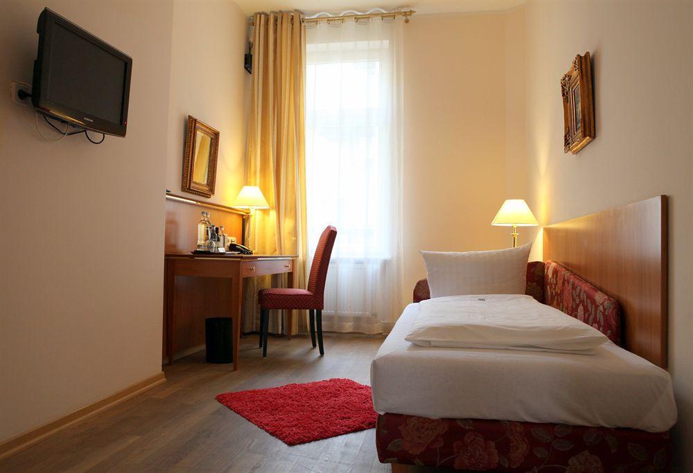 Hotel&apartments Zarenhof Mitte 3*